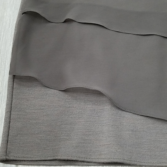 Ann Taylor mini 2 tone skirt exc cond - Picture 3 of 8